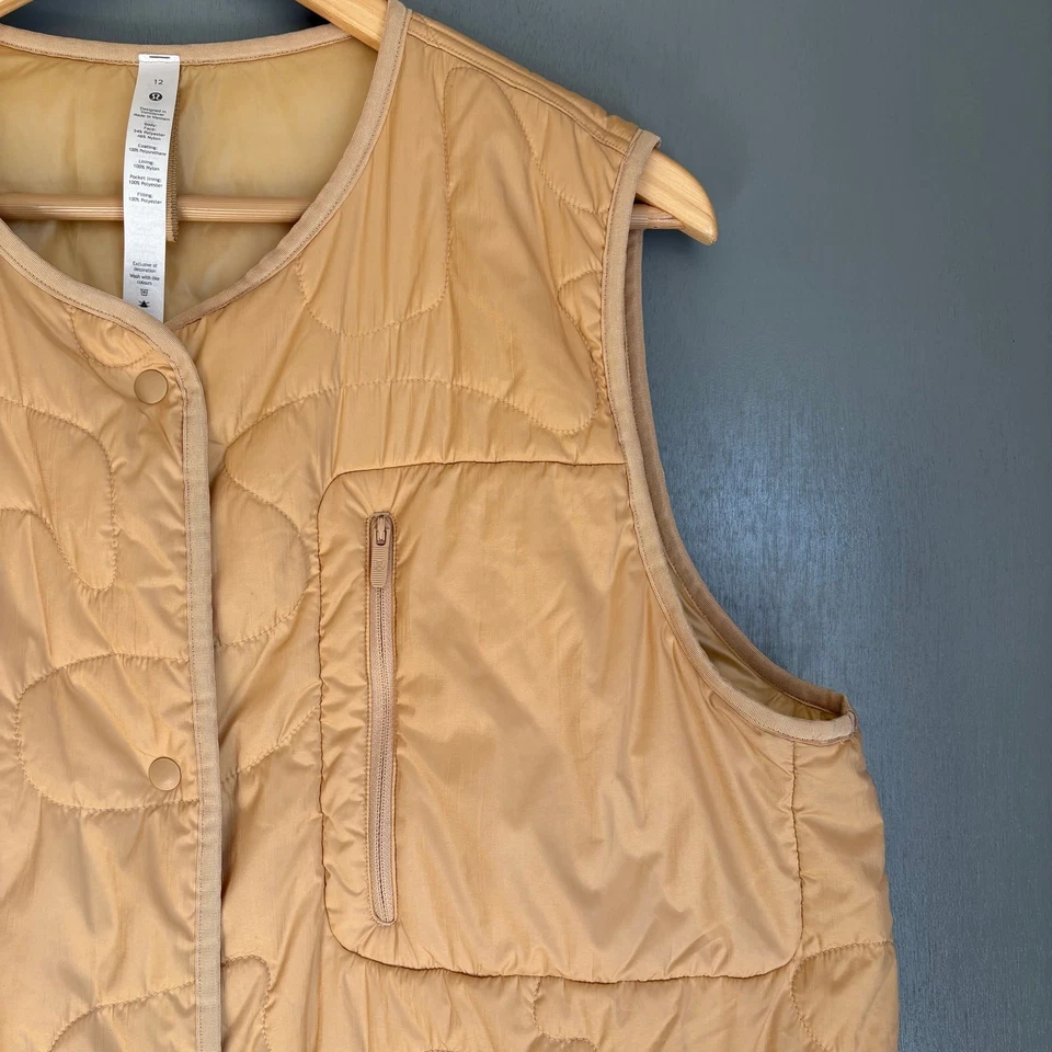 Chaleco largo acolchado a presión aislado tostado 12 LULULEMON para mujer comodidad atletista Foto 3 de 4