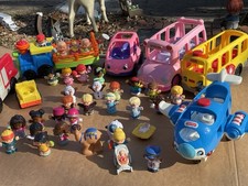 Large Fisher Price Little People Lot 33 Figures With Vehicles Accessories