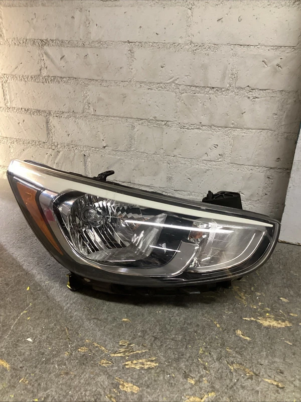 2015-2017 HYUNDAI ACCENT RIGHT RH PASSENGER SIDE HEADLIGHT OEM W/O PROJECTOR