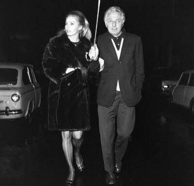 Italian director Dino Risi and Swedish-born Italian actress Anita - Old Photo 2