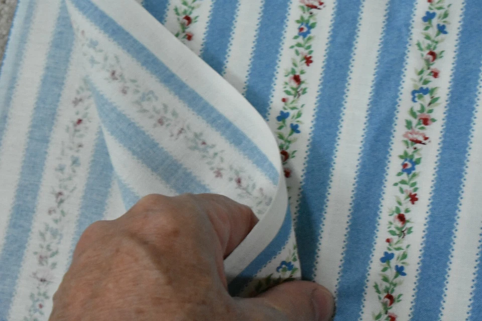 23" Long, Blue Red Pink Green Cream Floral Stripe, Maywood/Willowberry,P4914 - Image 4 of 4