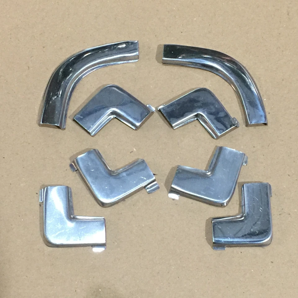 Moldura trasera delantera ventana trasera esquina para Toyota Corolla KE20 TE20 TE21 sedán Foto 3 de 3