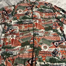Tampa Bay Buccaneers NFL 100% Rayon Button Up Hawaiian Shirt Large NFC Football