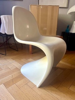 Silla Panton Classic 1984 espuma rígida Baydur cuerno Vitra