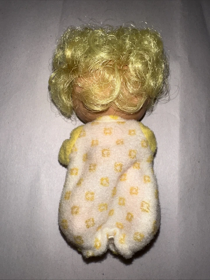 Muñeca y oso de gelatina de mantequilla de pastel corto de fresa vintage Foto 3 de 4