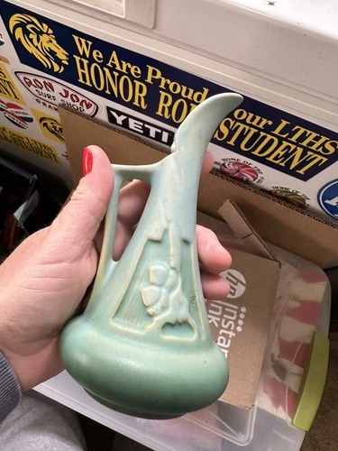 Roseville Silhouette ewer (pitcher vase), shape number 716-6