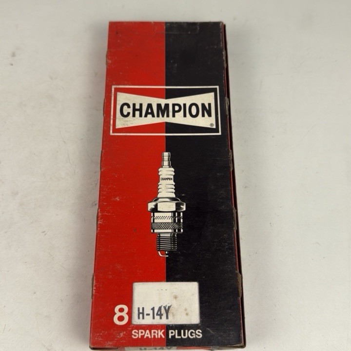 CHAMPION H-14Y Spark Plugs 8PCS NEW
