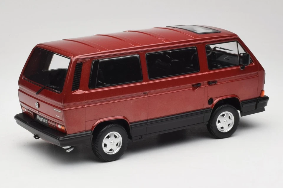 KKDC180991 Volkswagen Bus T3 Multivan Magnum Mars Red Metallic KK-Scale 1/18 - Image 2 of 4