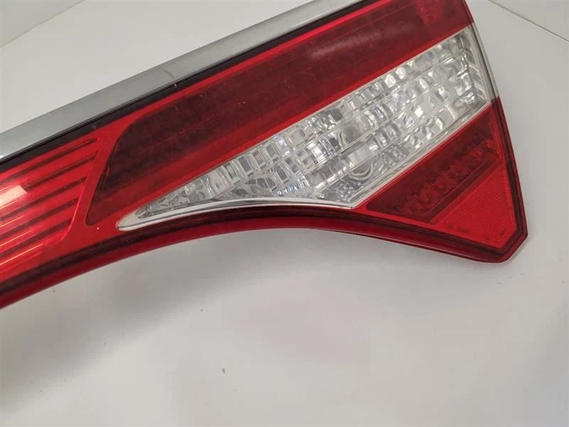 Luz trasera HYUNDAI AZERA 2014-2017 tapa montada centro 924013V410 Foto 3 de 4