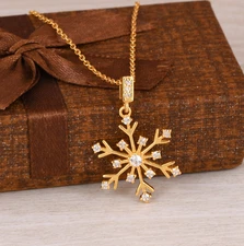 Snowflake Zircon Studded Pendent Necklace Gold Plated New Winter Jewelry Gift