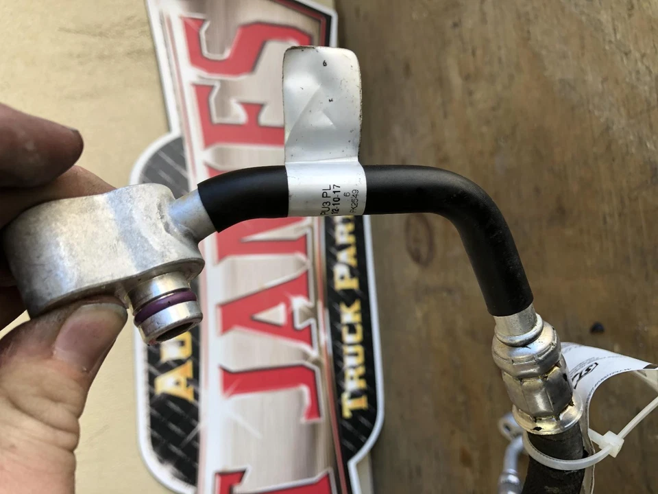 2018 Lamborghini Huracan OEM REFRIGERANT AIR  AC LINE; PART# 4S0816721E Foto 3 de 4