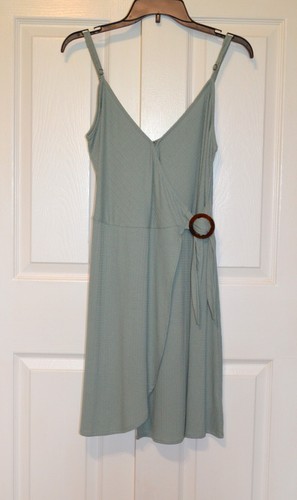 Vestido O'Neill Para Mujer M Verde Salvia Correas de Espagueti Envolvente Corpiño y Cintura - Imagen 4 de 16