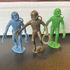 Three MPC Plastic Figures 1950/60s Plastic Astronauts Spacesuit - Spacemen