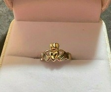 14K YELLOW GOLD CLADDAGH RING SIZE 7       2.1GR
