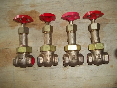 NEW (LOT OF 4)  MILWAUKEE 1174 3/8" BRONZE GATE VALVE 200 S.W.P.  /  400 W.O.P.