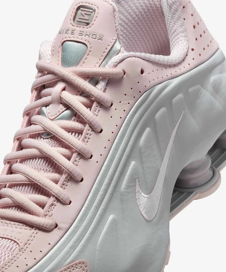 Nike Shox R4 Barely Rose Metallic Platinum- AR3565-600