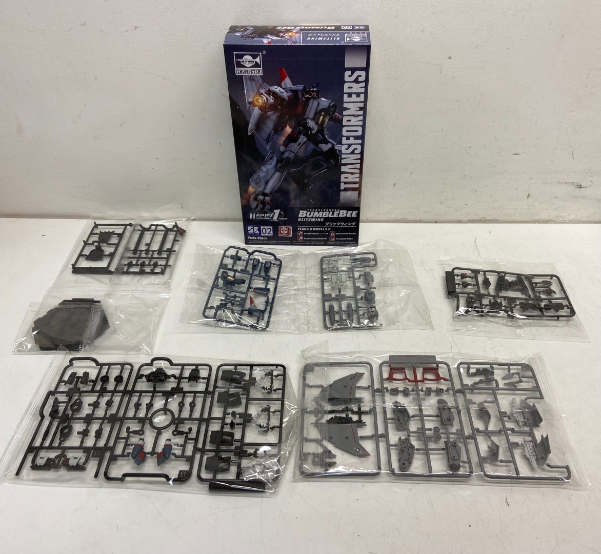 Transformers Bumblebee Blitzwing SK02 Plastic Model Kit