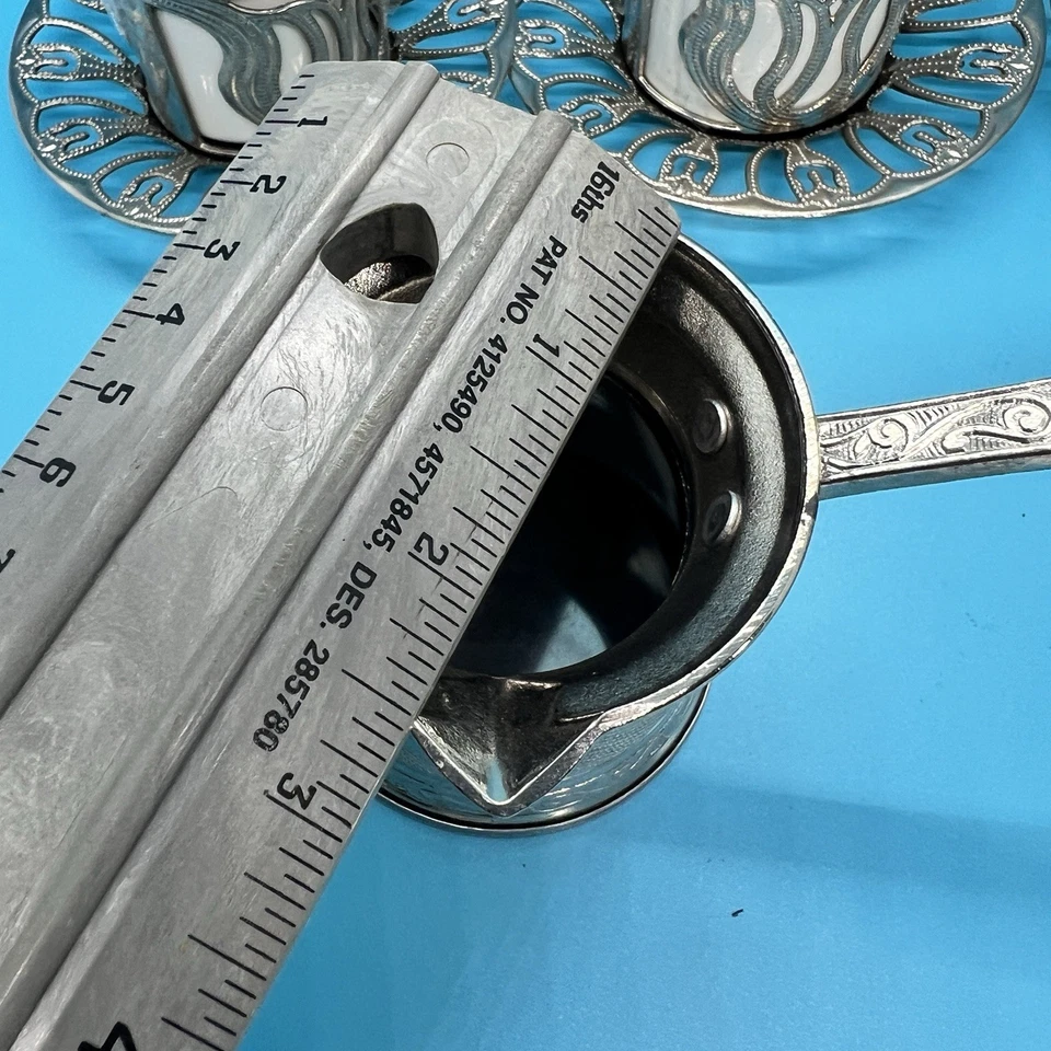 Auténtico Juego de Café Pavo Turco para 4 Vasos Plateados Nuevo Fuera de Caja 9 Piezas Foto 2 de 4