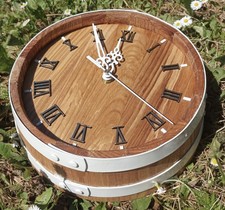 Orologio da parete in legno ricavato da una botte di castagno