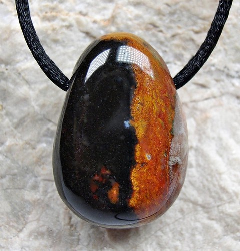 SARDONYX Anhänger + Bohrung inclusive Lederband Halskette ONYX !!!