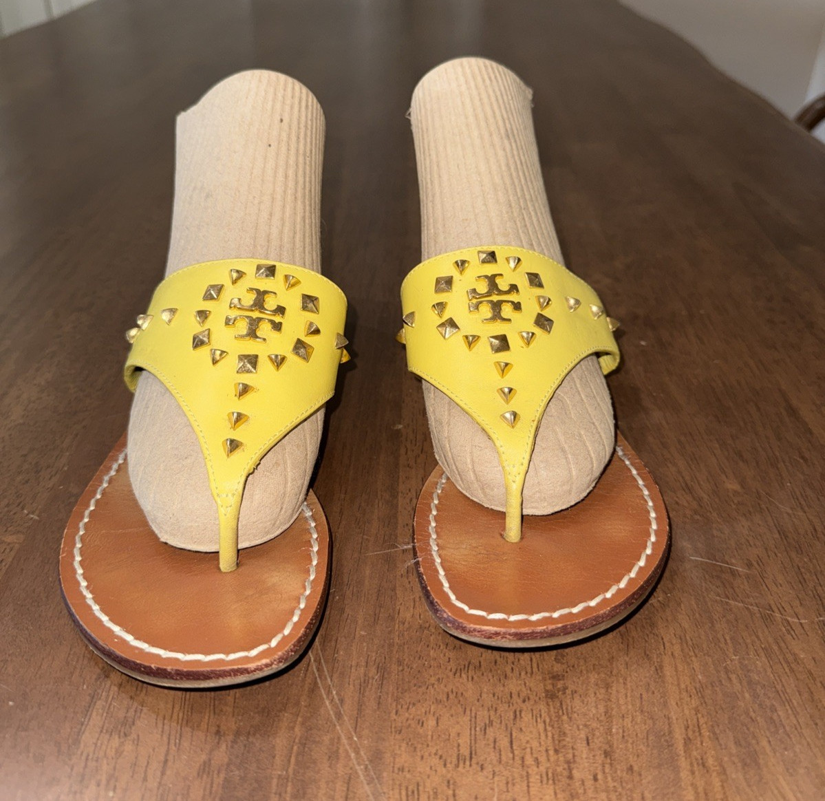 Tory Burch Yellow Leather Studded Thong Slide Sandals Flats Logo Cutout Women 7