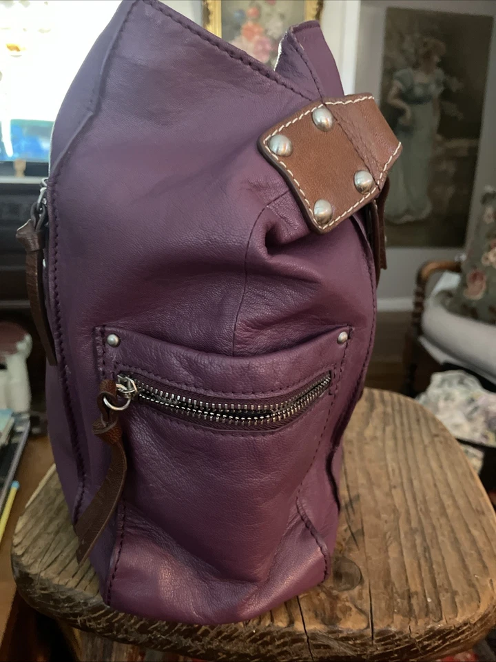 Bolso Hobo Nino Bossi Alberta Cuero Color Frambuesa Bolsillos Laterales Foto 4 de 4