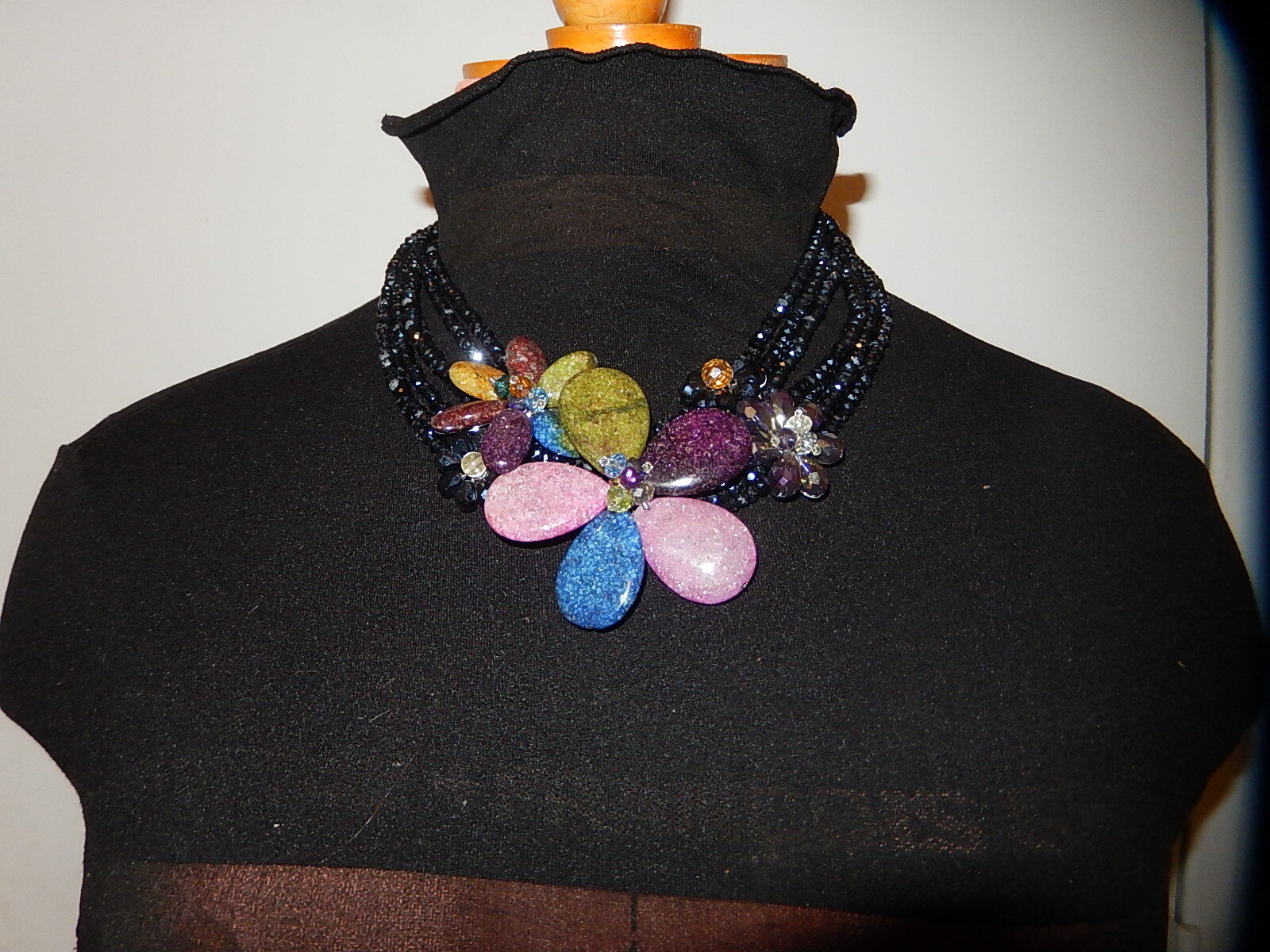 Collier parure cristal et pierres semi-précieuses, le cadeau fait main idéal