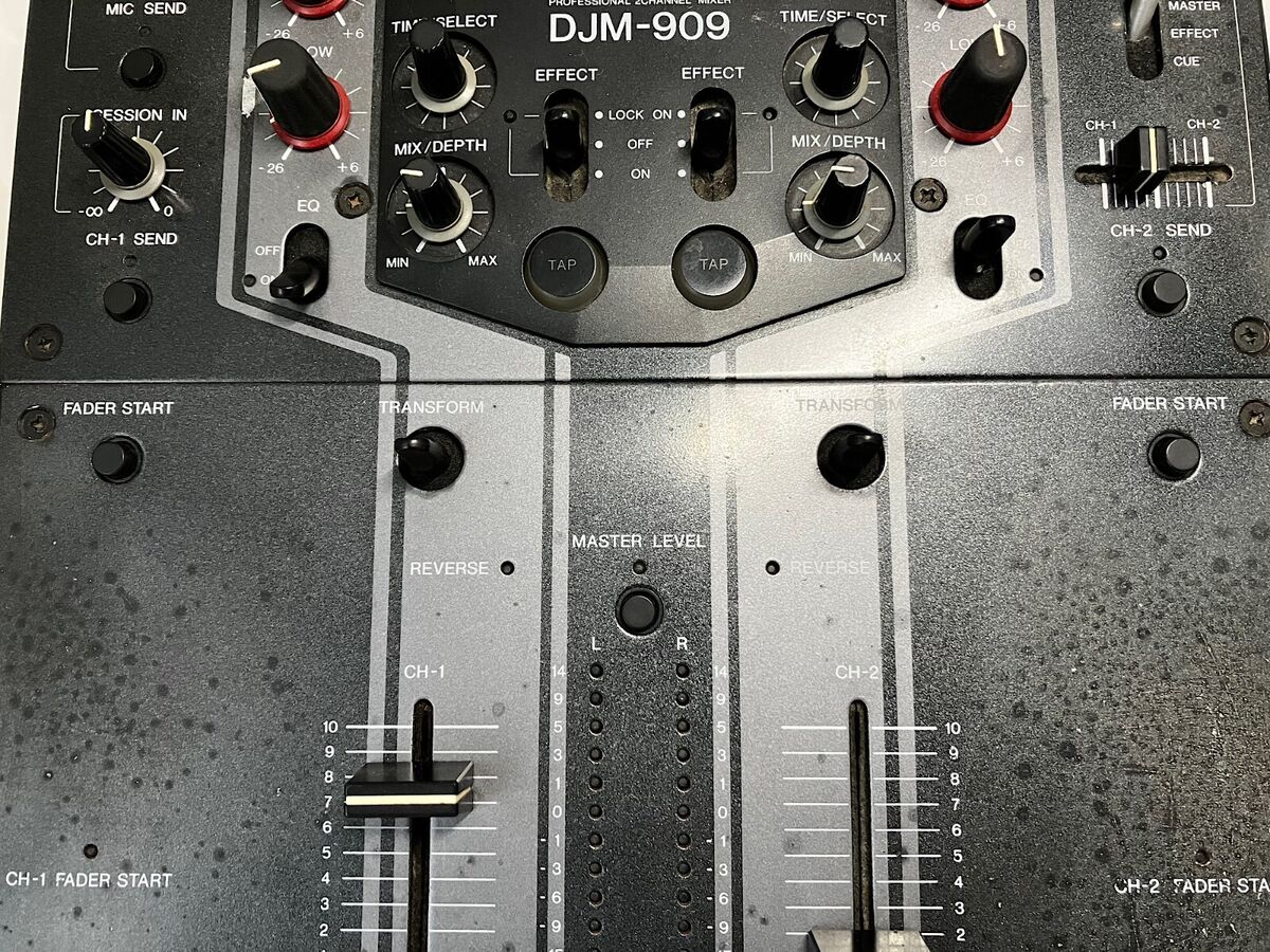 Pioneer DJM-909 DJ Audio Mixer 2-Channel Equipment Touch Pioneer DJM-909 DJ Audio Mixer 2-Channel Equipment Touch