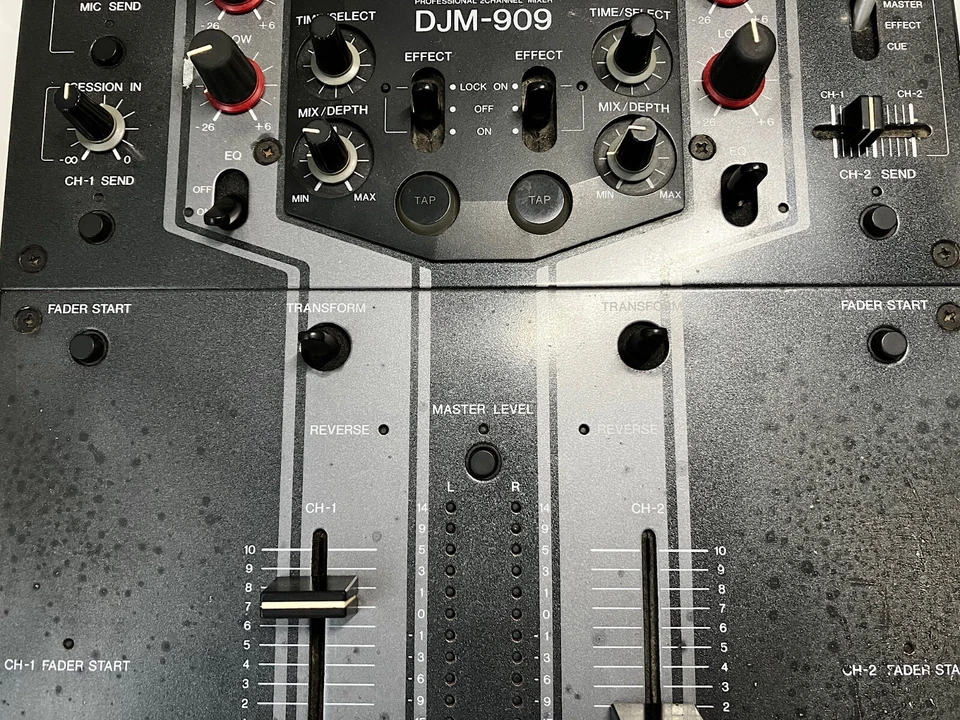 Pioneer DJM-909 DJ Audio Mixer 2-Channel Equipment Touch Screen Scratch Battle - Image 3 of 4