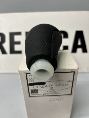 Subaru Impreza/Forester Momo Leather 5 Speed Gearshift Knob Genuine 35022AG020 - Picture 6 of 12