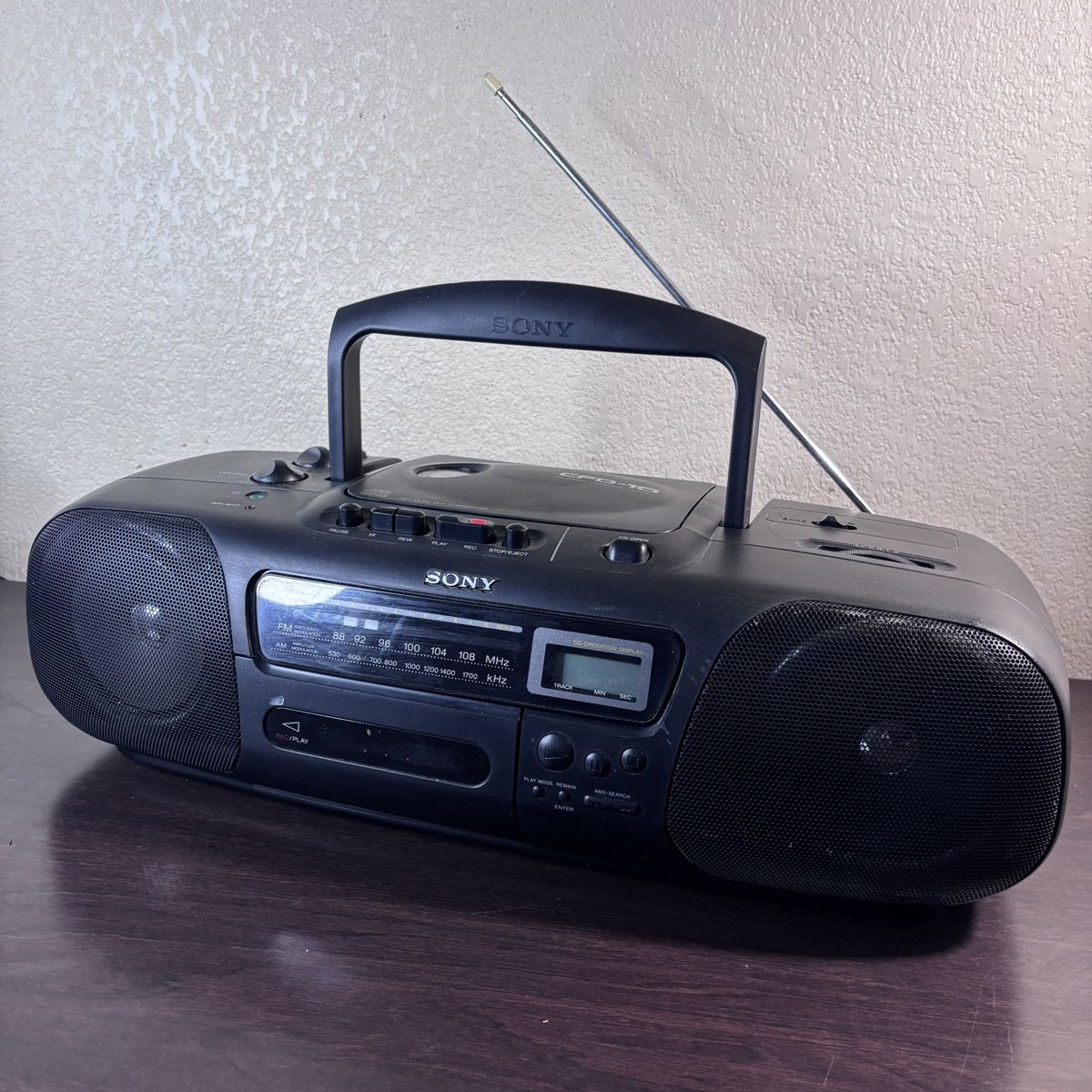 Sony CFD-10 CD Cassette Player AM FM Radio Portable Boombox
