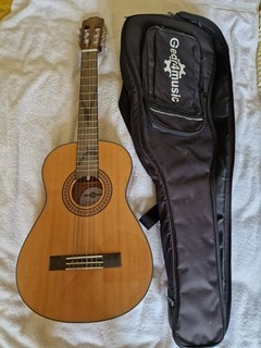 Half size classical guitar by Gear4Music