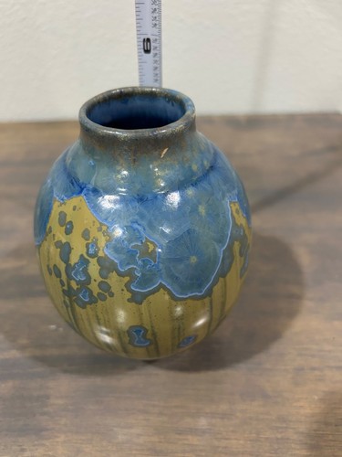 Blue and Tan Crystalline Pottery Vase Signed Unknown - Picture 8 of 8
