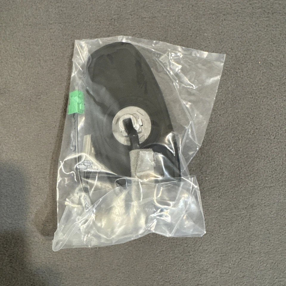 Genuine Nissan Satellite Antenna 28208-6MR0B - Image 4 of 4