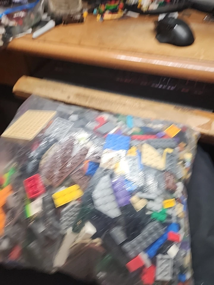 Lot of Random Bulk Lego Pieces Bricks / 6 lbs 2 oz / Parts / Mix Colors, Shapes - Image 2 of 4