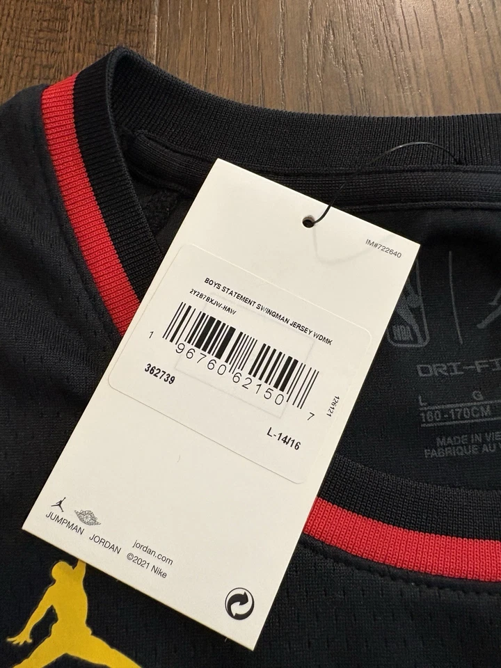 Jordan Atlanta Hawks Statement Edition Jersey Trae Young #11 Youth Large NWT - Image 4 of 4