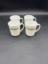 Set of 4 ~Corning Corelle Winter Holly ~Christmas Coffee Cup Mugs  8oz