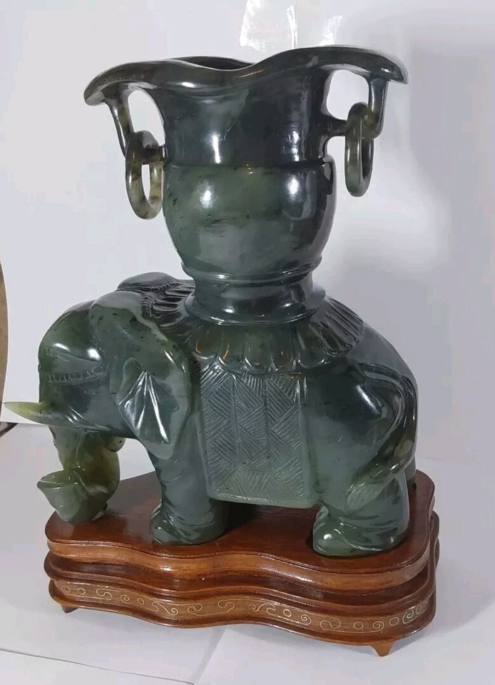 Estátua censuradora de elefante esculpida em jade espinafre vintage em suporte - 6,5 X 6 X 3 - Imagem 4 de 4