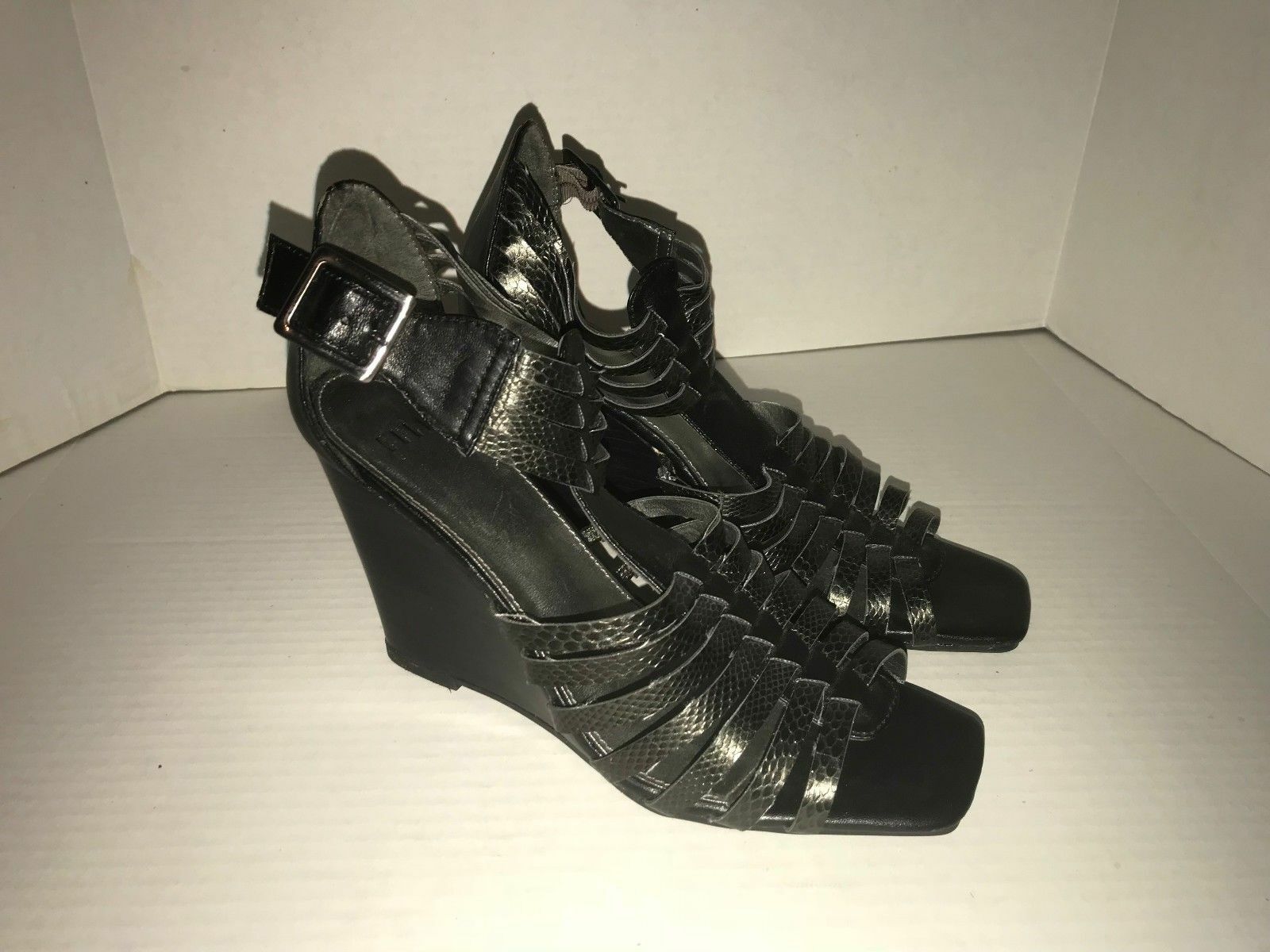 ELLE Snake Print Wedges in Size 8 Stylish & Comfortable-image