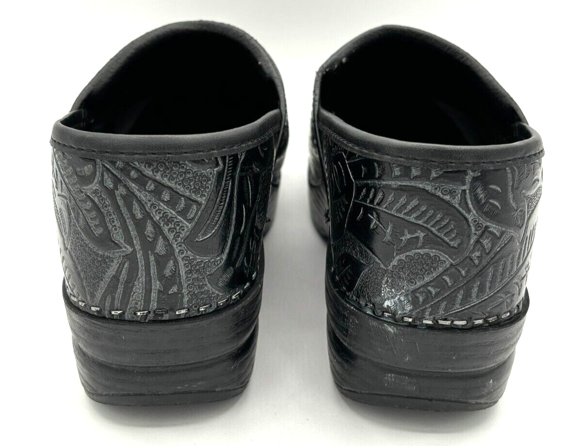 Dansko Professional Clog Black Antique Tooled Women's EU sizes 39 (US 8.5) EUC