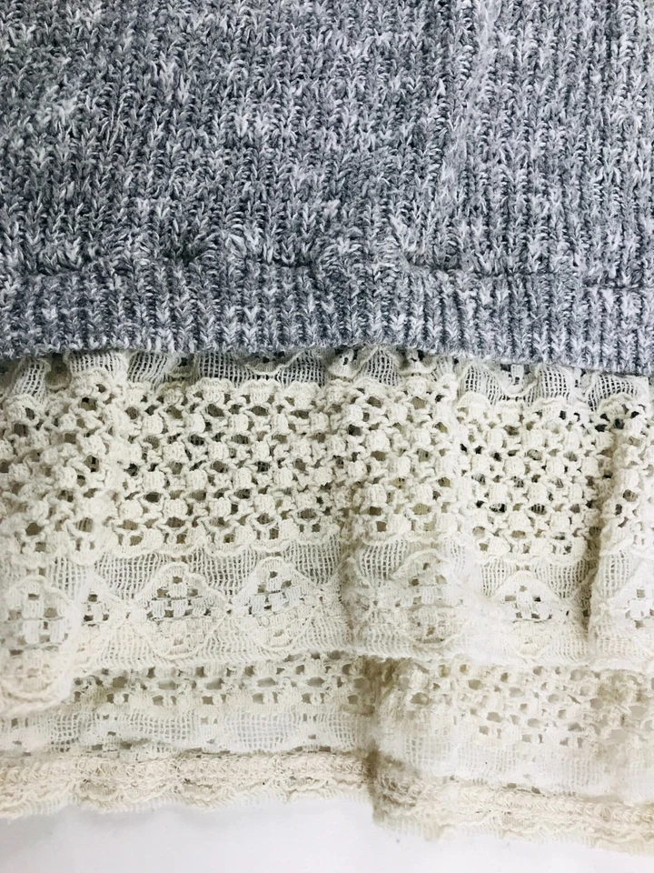 Suéter Hollister, Para Mujer Talla Mediana, Gris, Crema, Pullover, Dobladillo Detalle Encaje Foto 3 de 4