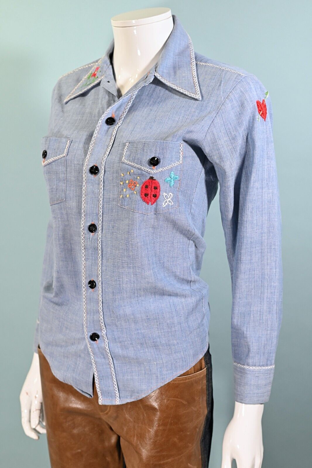 Vintage 60s/70s Hand Embroidered Chambray Shirt, … - image 4