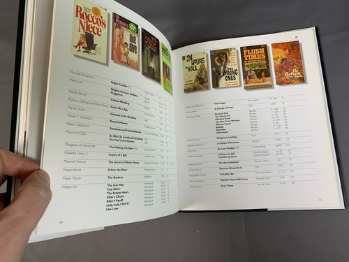 The Paperback Covers of Robert McGinnis by Art Scott Wallace Maynard - Hardcover - Picture 15 of 17