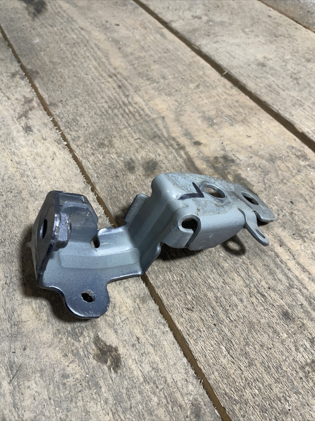 Renault ESPACE V 2016 Front Fender Bracket Left Side 622352184R 