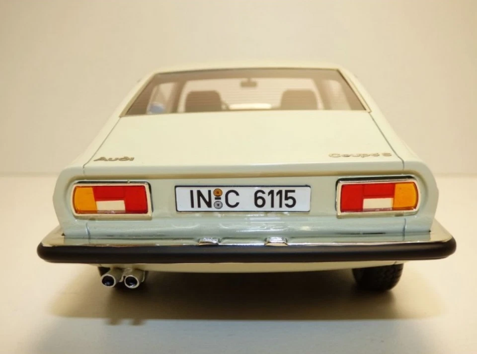 Audi 100 Coupe S 1971 C1 Metallo Bianco KK Scala KKRE18004 1/18 Resina - Immagine 3 di 4