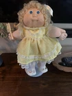 1982 VTG Cabbage Patch Kids Doll Blue Eye Blonde Hair Yellow Dress With Stand
