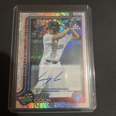 2025 Topps Pro Debut Casey Cook #Pd-188 Autogramm /175 Sparkle Refractor Hub City