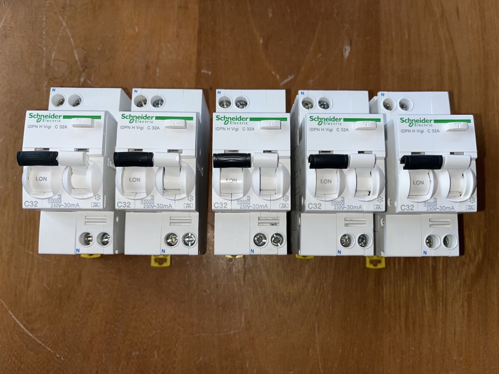Disjoncteur différentiel Schneider A9D37632 Acti9 iDPN N Vigi 32A 30mA Type A