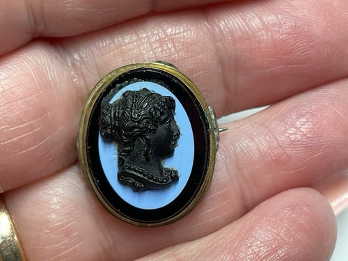 Jewellery Victorian Era Glass Raised Relief French Cameo Brooch, Please Read