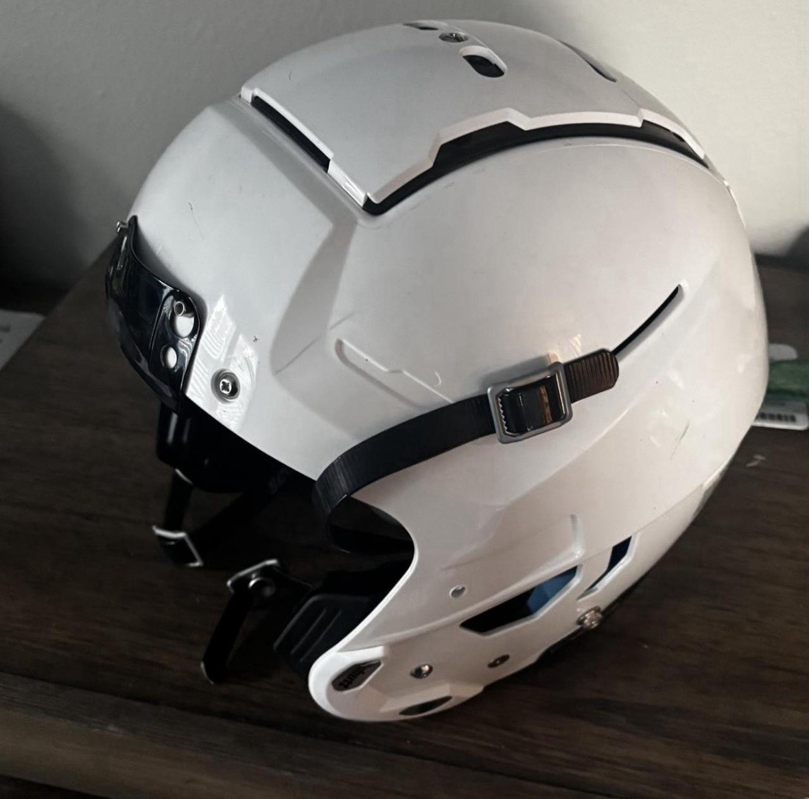 f7 helmet men Schutt PRO access inflation points for better flexibility in fit Schutt F7 2.0 Adult Football